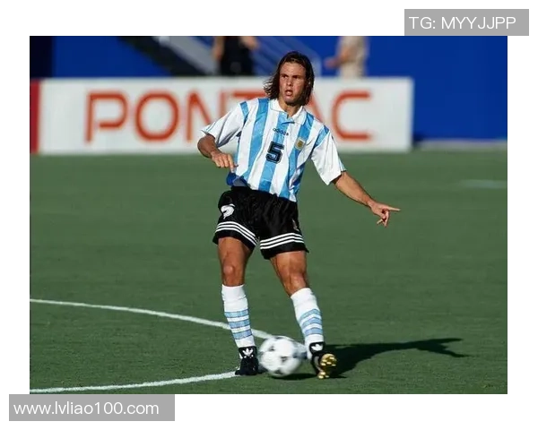 2000年世界足球巨星风采：回顾足球历史上的黄金年代