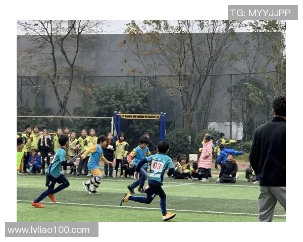 热血足球星星燃爆绿茵梦想少年追逐胜利激情永不熄灭