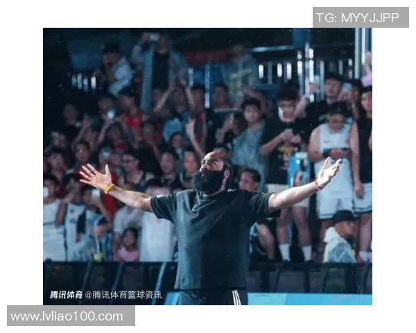 球星签名足球收藏热潮掀起运动文化新风尚 助力球迷与偶像零距离接触